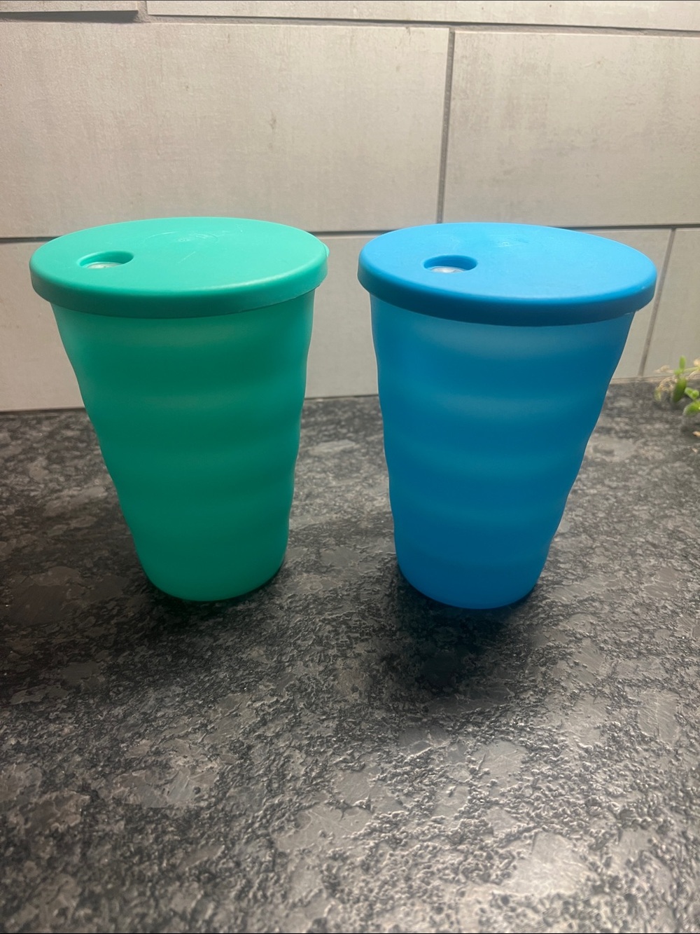 Tupperware Impressions Silicone Teal & Blue (Set of 2) 16 oz each. Exc condition